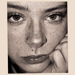 羞辱乳夹滴蜡鞭打调教
