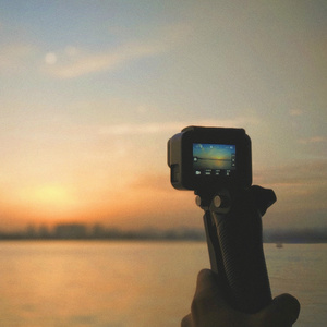 羞辱乳夹滴蜡鞭打调教
