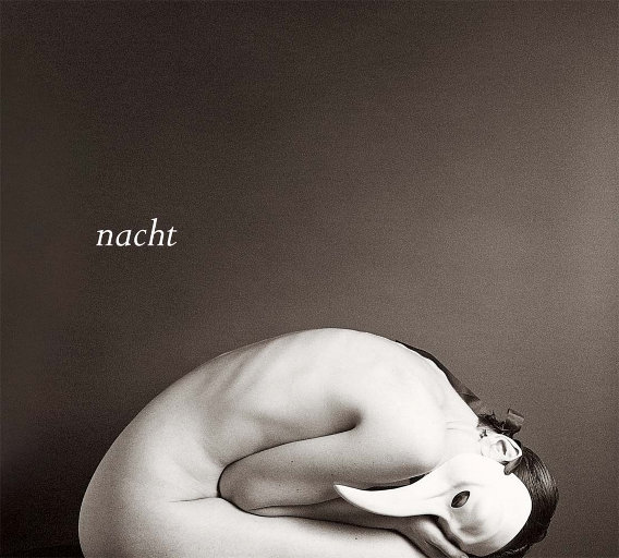 羞辱乳夹滴蜡鞭打调教
